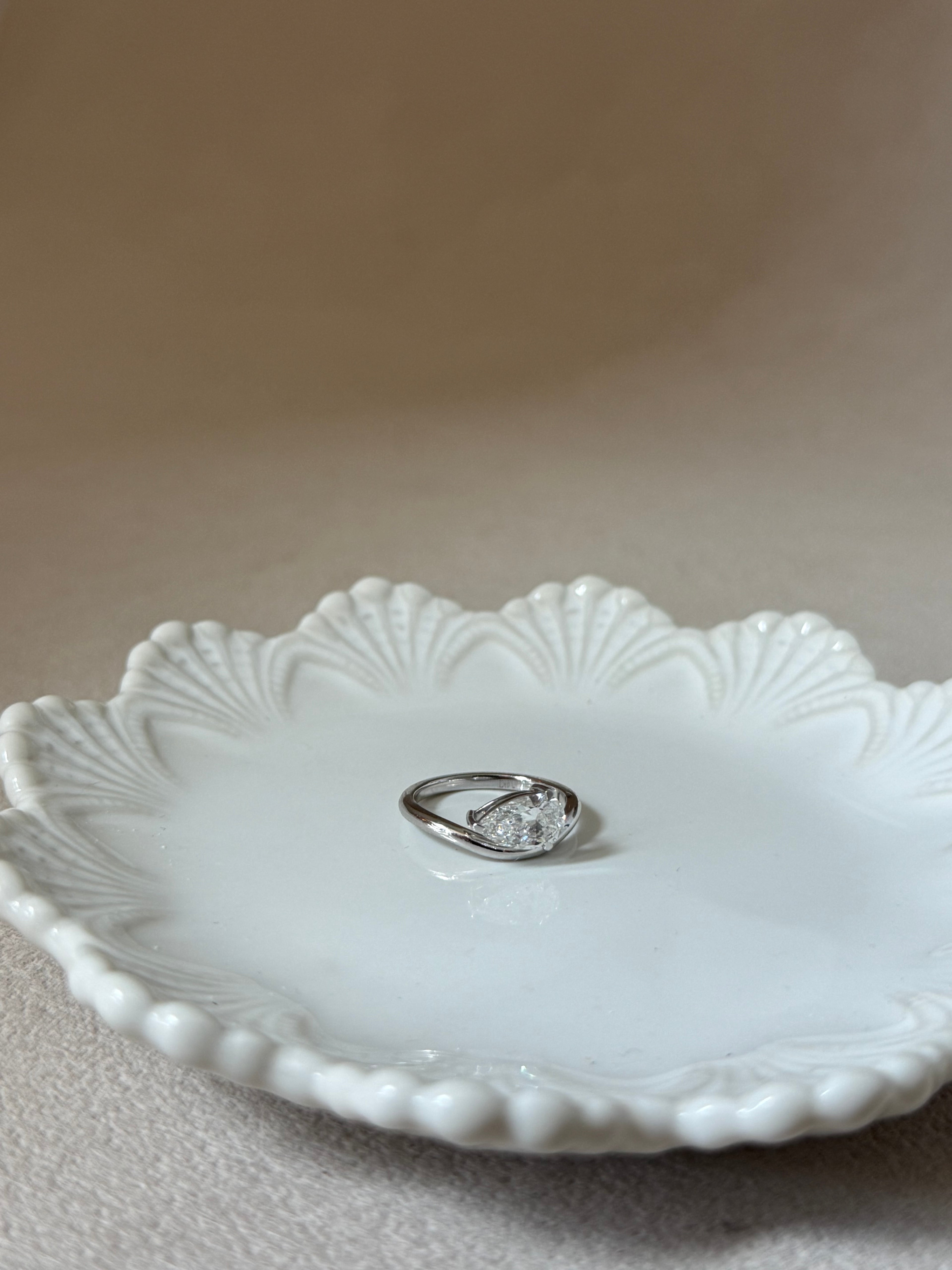 Sample—The Cove: Pear-Cut Lab Diamond Wavy Ring