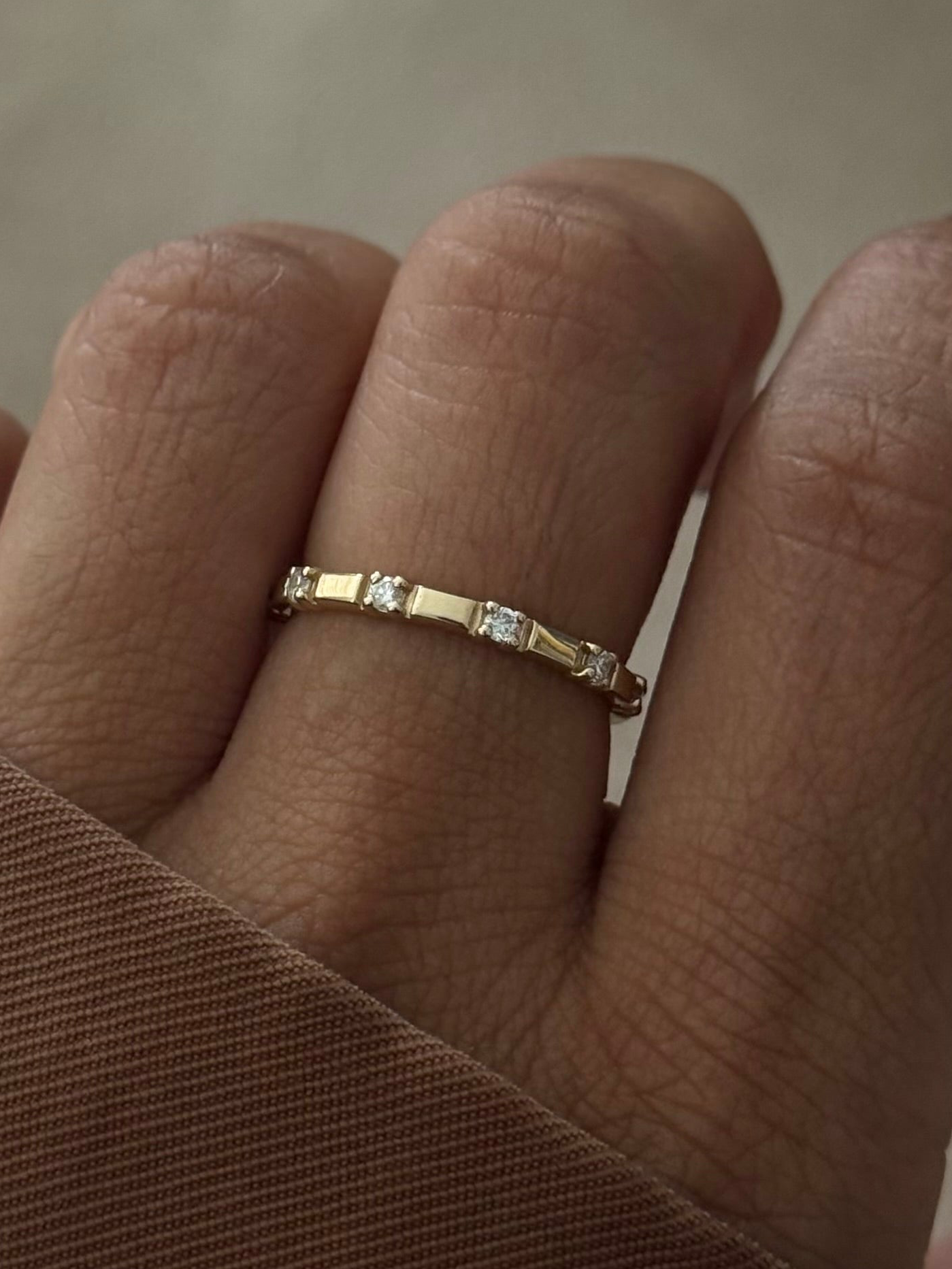 The Gwen: Petite Diamond Bar Band