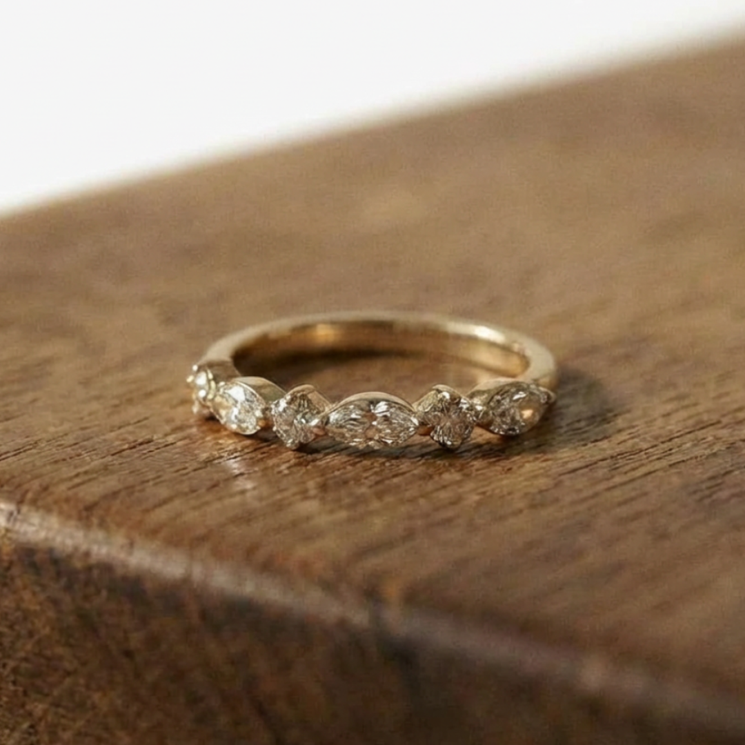 The Sera: Marquise and Round Lab Diamond Band