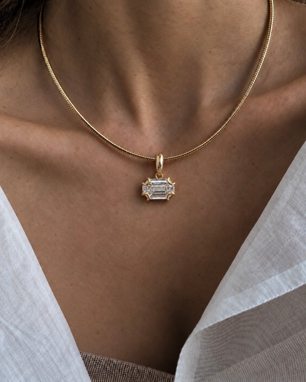 The Femme Pendant