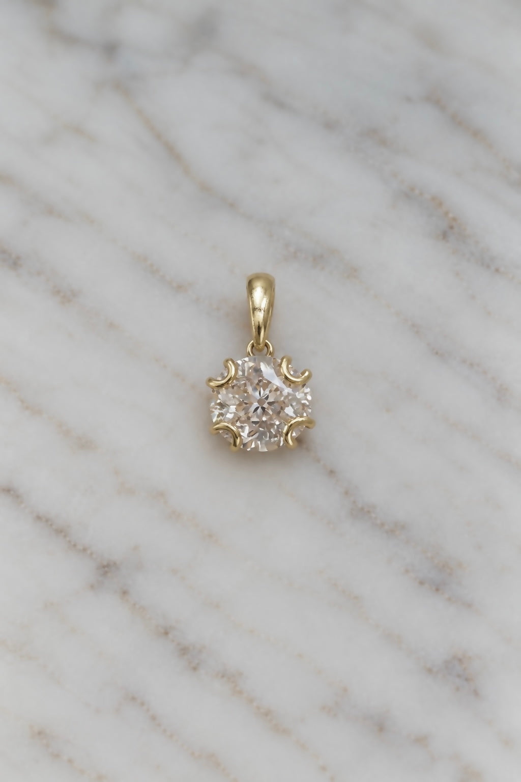 The Femme Pendant